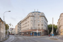 Modernistická budova Metropolu z konca 20. storočia podľa architekta Juraja Tvarožku kedysi slúžila ako kultúrne a spoločenské centrum mesta.

FOTO: Lenka Némethová