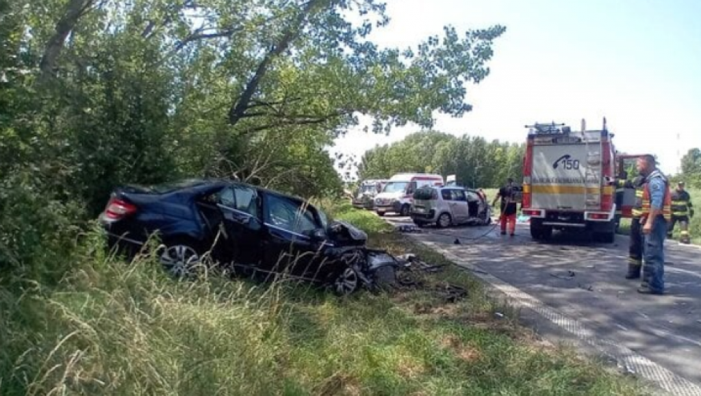 Všetky záchranné zložky aktuálne zasahujú na ceste medzi obcami Cabaj-Čápor a Trnovec nad Váhom. FOTO: HaZZ Nitra