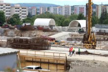 Aktuálny stav výstavby nemocnice s poliklinikou F.D. Roosevelta z prostriedkov Plánu obnovy a odolnosti v Banskej Bystrici. FOTO: TASR/Ján Krošlák