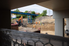 Stavebné práce na podchode na Kysuckej ulici počas projektu modernizácie železničného uzla v Žiline. FOTO: TASR/Daniel Stehlík