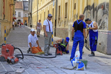Štát počíta aj s rozšírením spolupráce so samosprávami, ktoré by mali získať viac kompetencií pri vytváraní pracovných príležitostí.