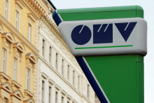 Podľa portálu Der Standard však negatívne dôsledky tohto trendu odnášajú hlavne prevádzkovatelia čerpacích staníc. FOTO: REUTERS