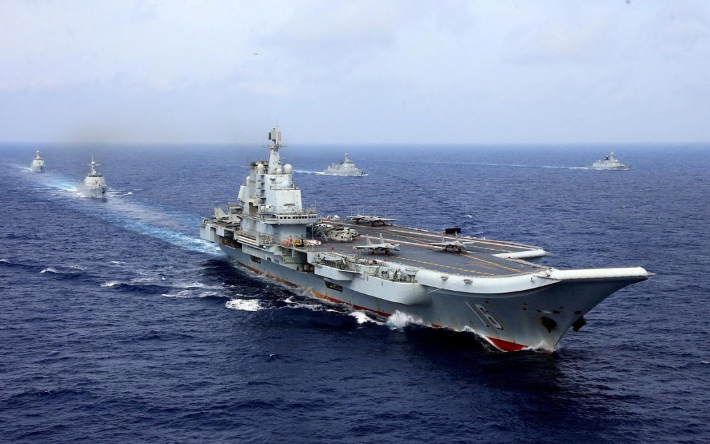 Čínska lietadlová loď Liaoning. FOTO: Reuters