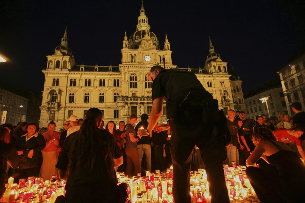 Najmladšou obeťou utorkového masakra v Grazi bola iba 14-ročná žiačka. FOTO: TASR/AP
