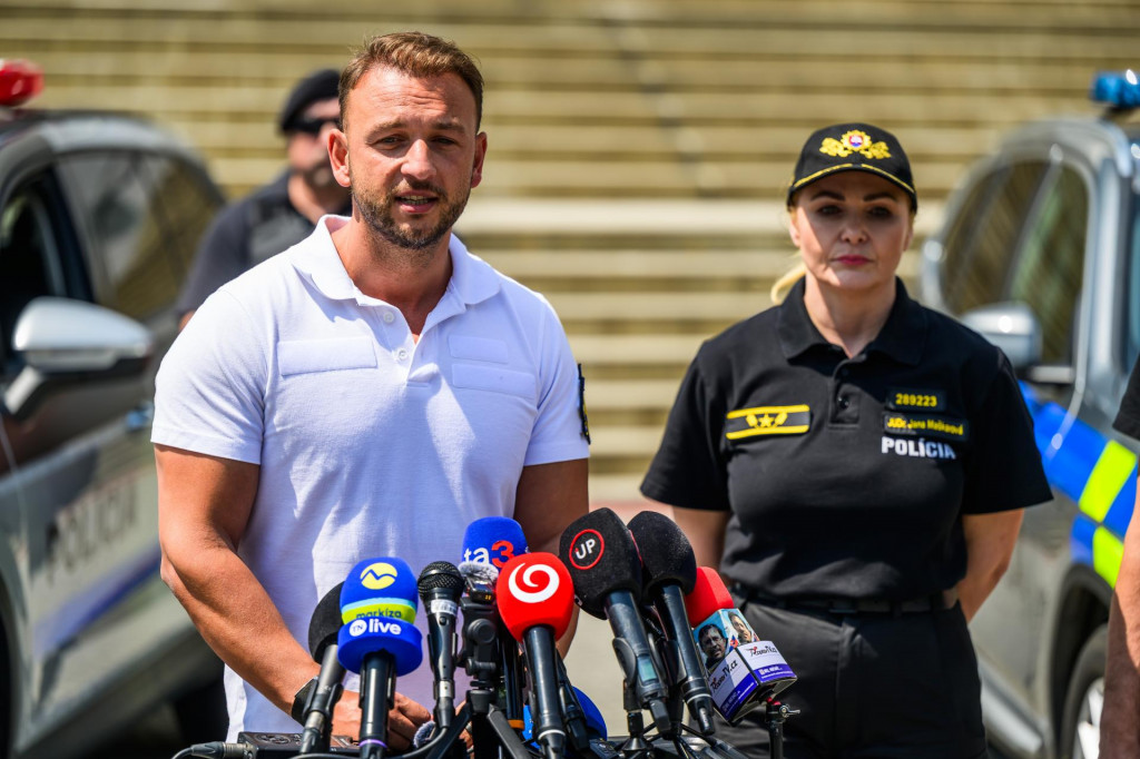 Zľava minister vnútra Matúš Šutaj Eštok a prezidentka Policajného zboru Jana Maškarová. FOTO: TASR - Jaroslav Novák FOTO: Jaroslav Novák