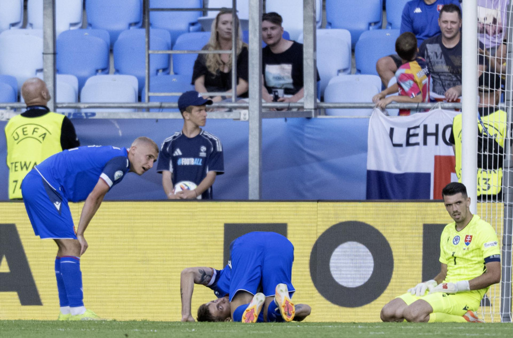 Proti Španielom sme siahali na mimoriadne cenný bod. Napokon však našim mladíkom zostali po prehre 2:3 len oči pre plač. FOTO: TASR/M. Baumann