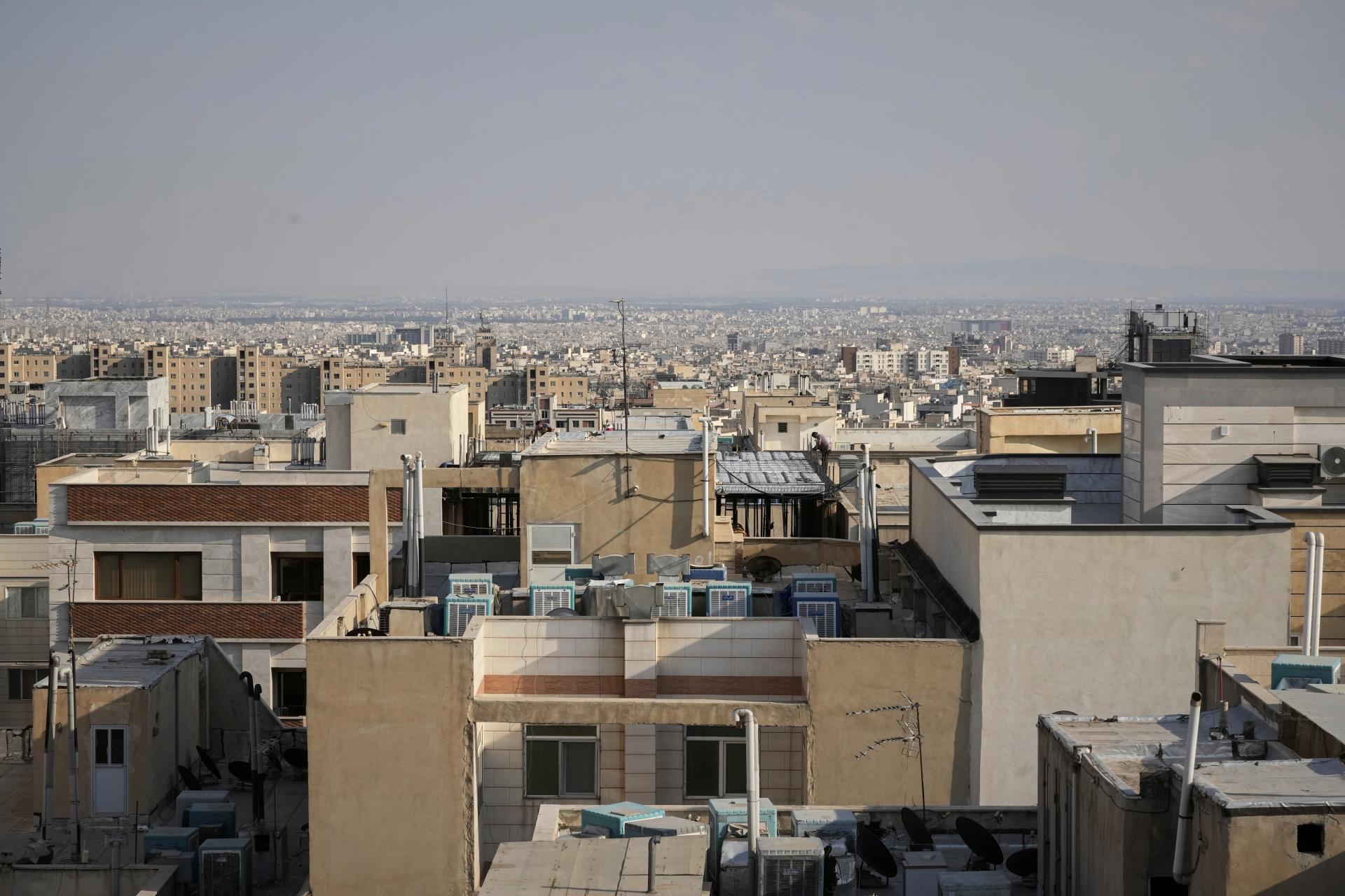 Izrael pokračuje s údermi na Irán. V Teheráne a okolí znejú výbuchy, píšu agentúry