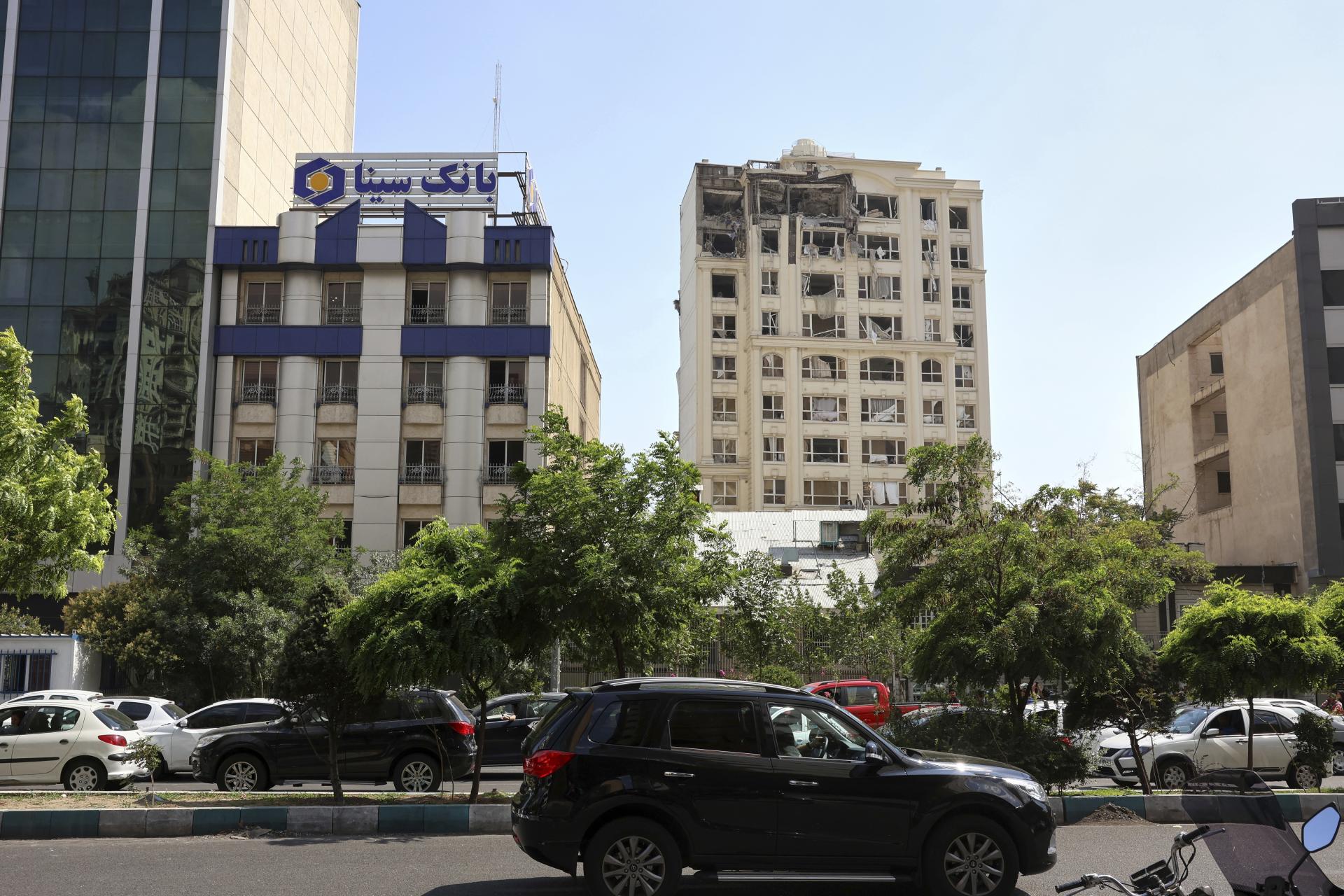 Izraelská armáda podnikla ďalšie útoky na viacero miest v Iráne, kontroluje veľkú časť vzdušného priestoru