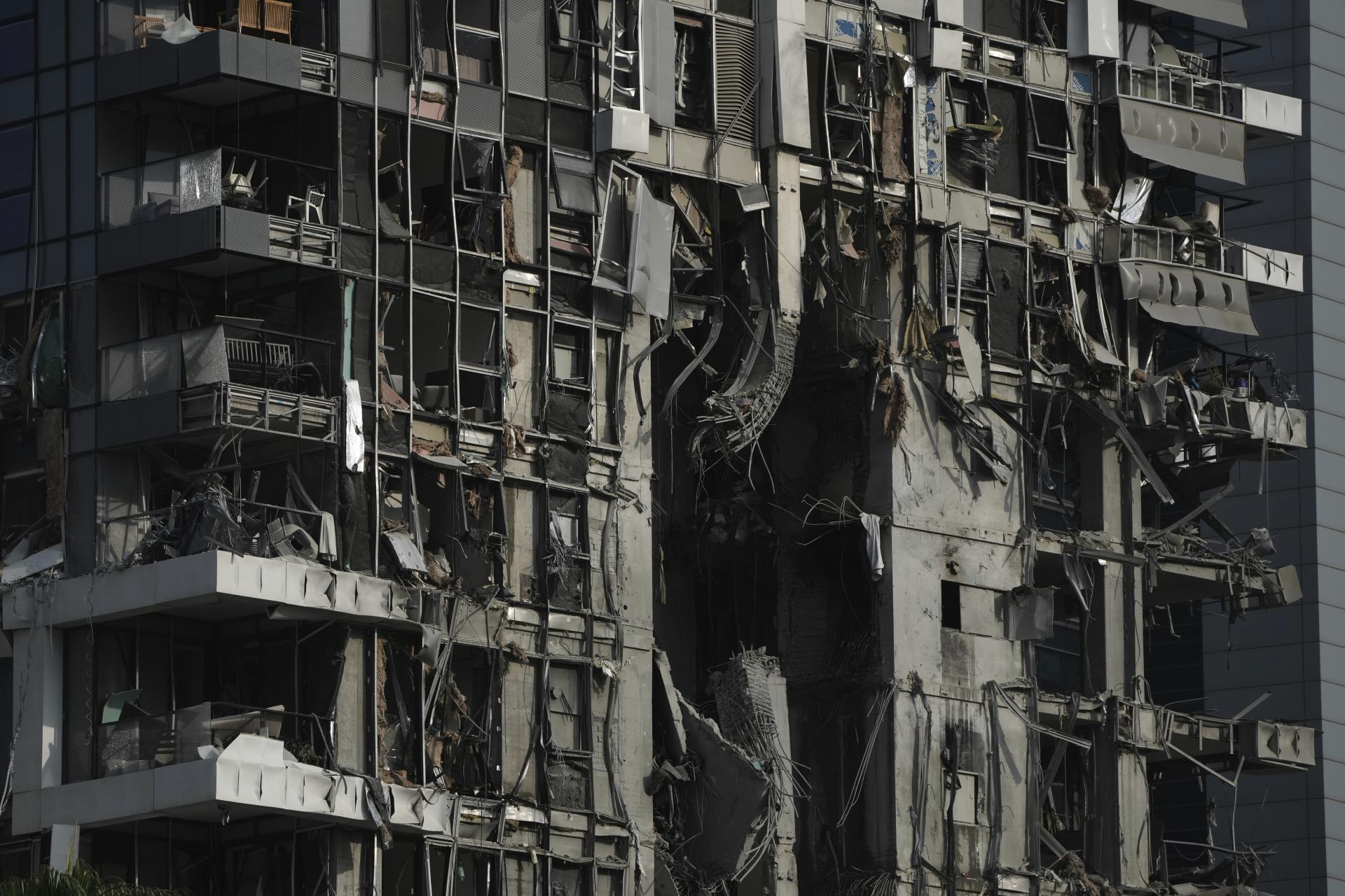 Izrael tvrdí, že Irán naň vystrelil 200 rakiet. Jeruzalem zabil deväť jadrových vedcov