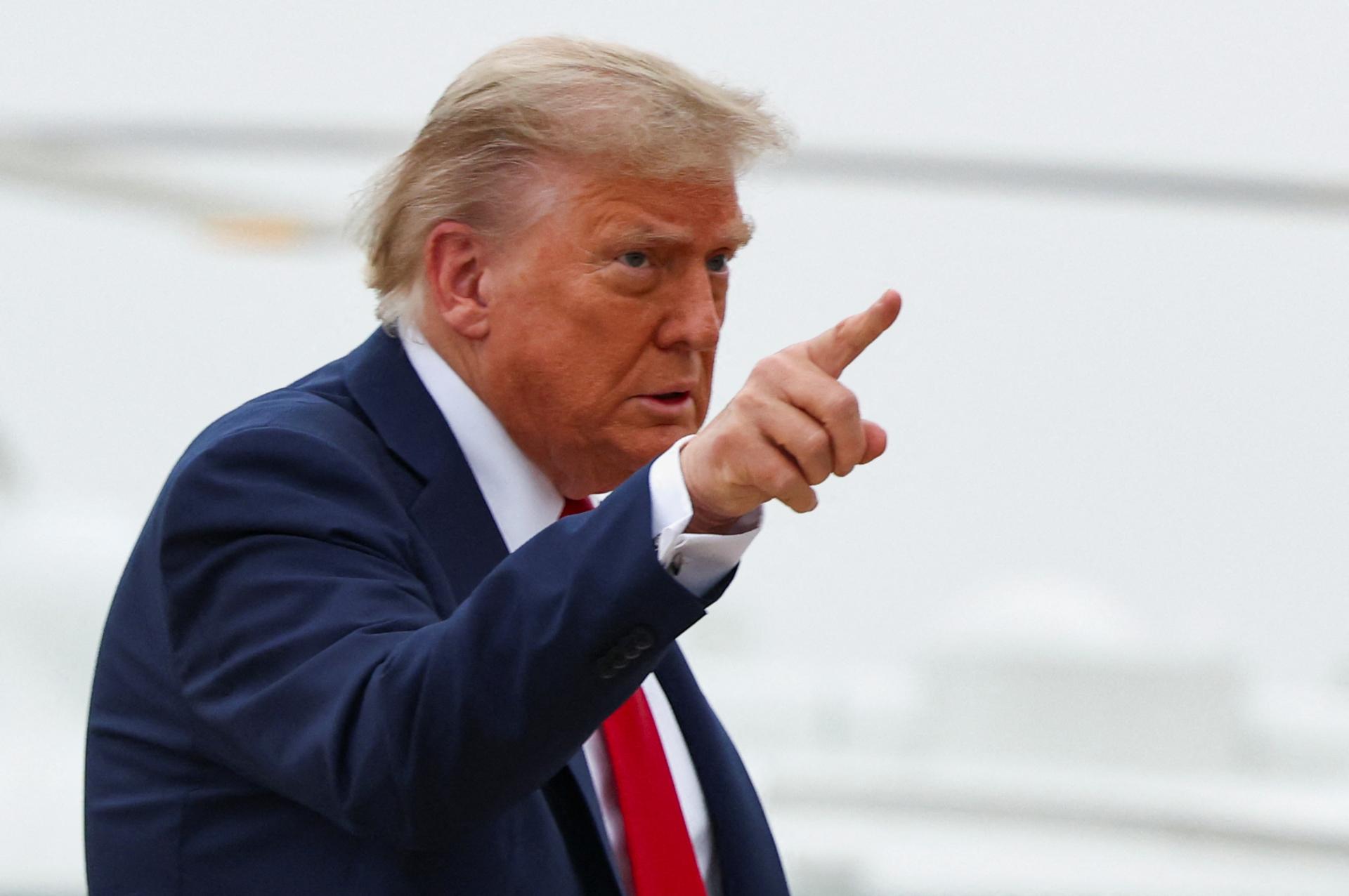 Irán by mal začať rokovať predtým, ako bude neskoro. Túto vojnu nevyhrá, povedal Trump