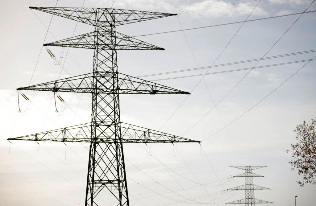 V piatok sa na pražskej energetickej burze PXE obchodovala elektrina za 111,73 eura za megawatthodinu. FOTO: REUTERS