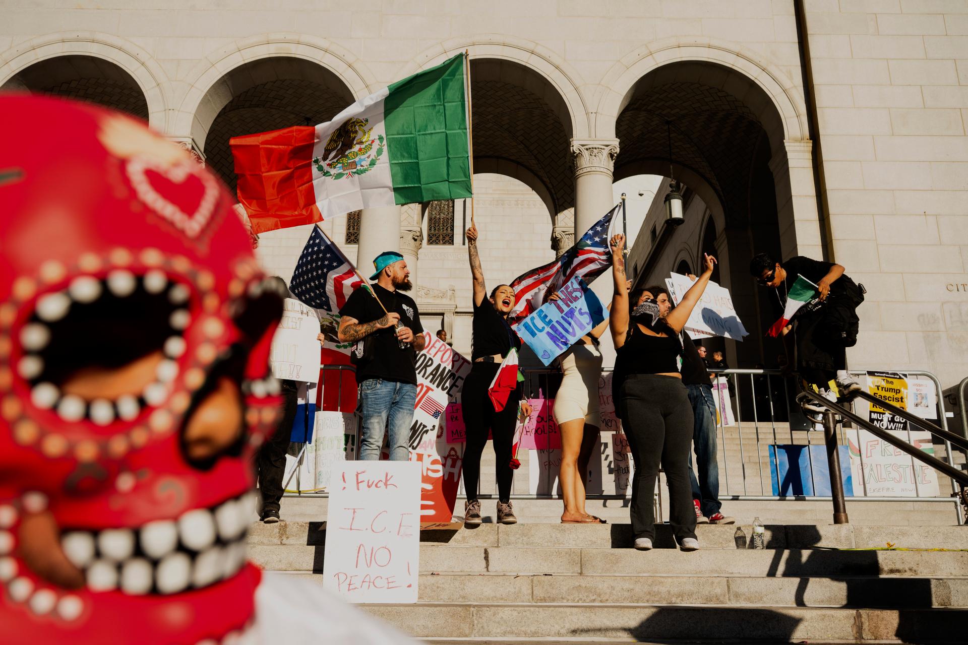Úrady v Los Angeles zrušili zákaz nočného vychádzania, ktorý platil kvôli protestom