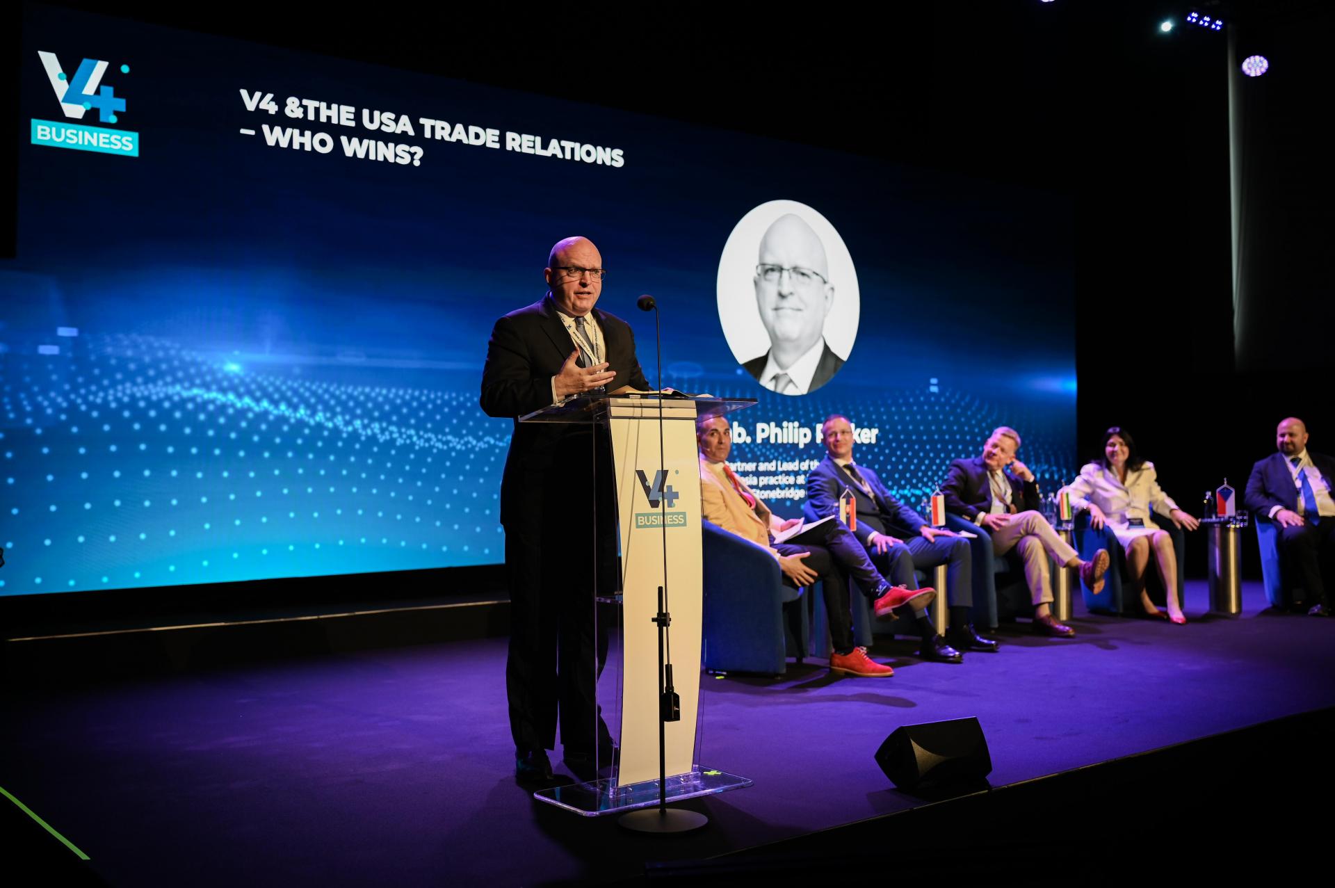 Účastníci panelu HN na konferencii Visegrad 4 Business sa zhodujú: Colná vojna Európy s USA má len porazených