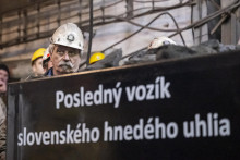 Baníci v bani Nováky vyviezli poslednú tonu slovenského hnedého uhlia na povrch 20. decembra 2023.

FOTO: TASR/M. Svítok