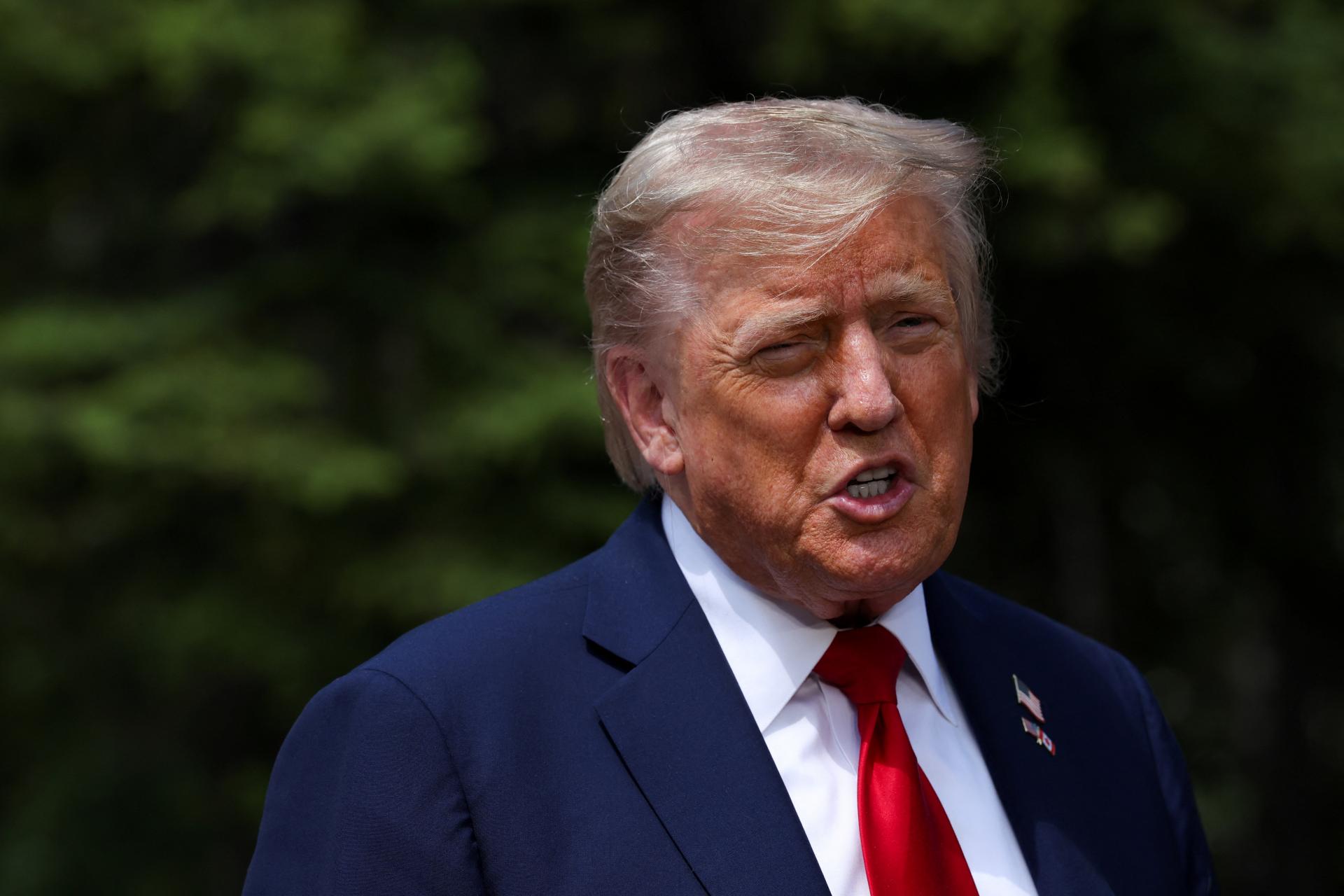 Trump odmieta ďalšie zníženie cenového stropu na ruskú ropu, tvrdia diplomatické zdroje pre Politico