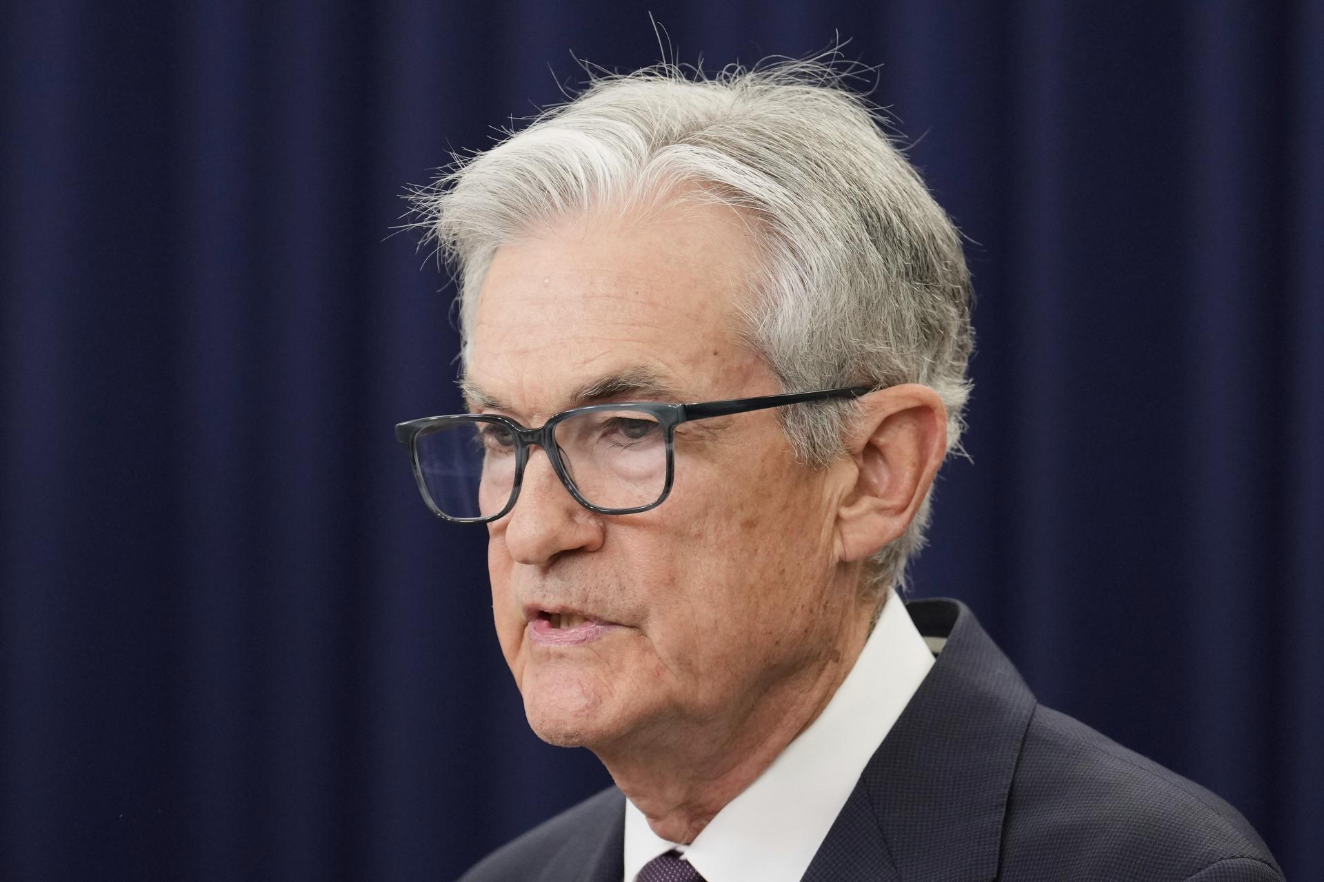 Fed je v dobrej pozícii a môže počkať, kým zmení úrokové sadzby, tvrdí Powell