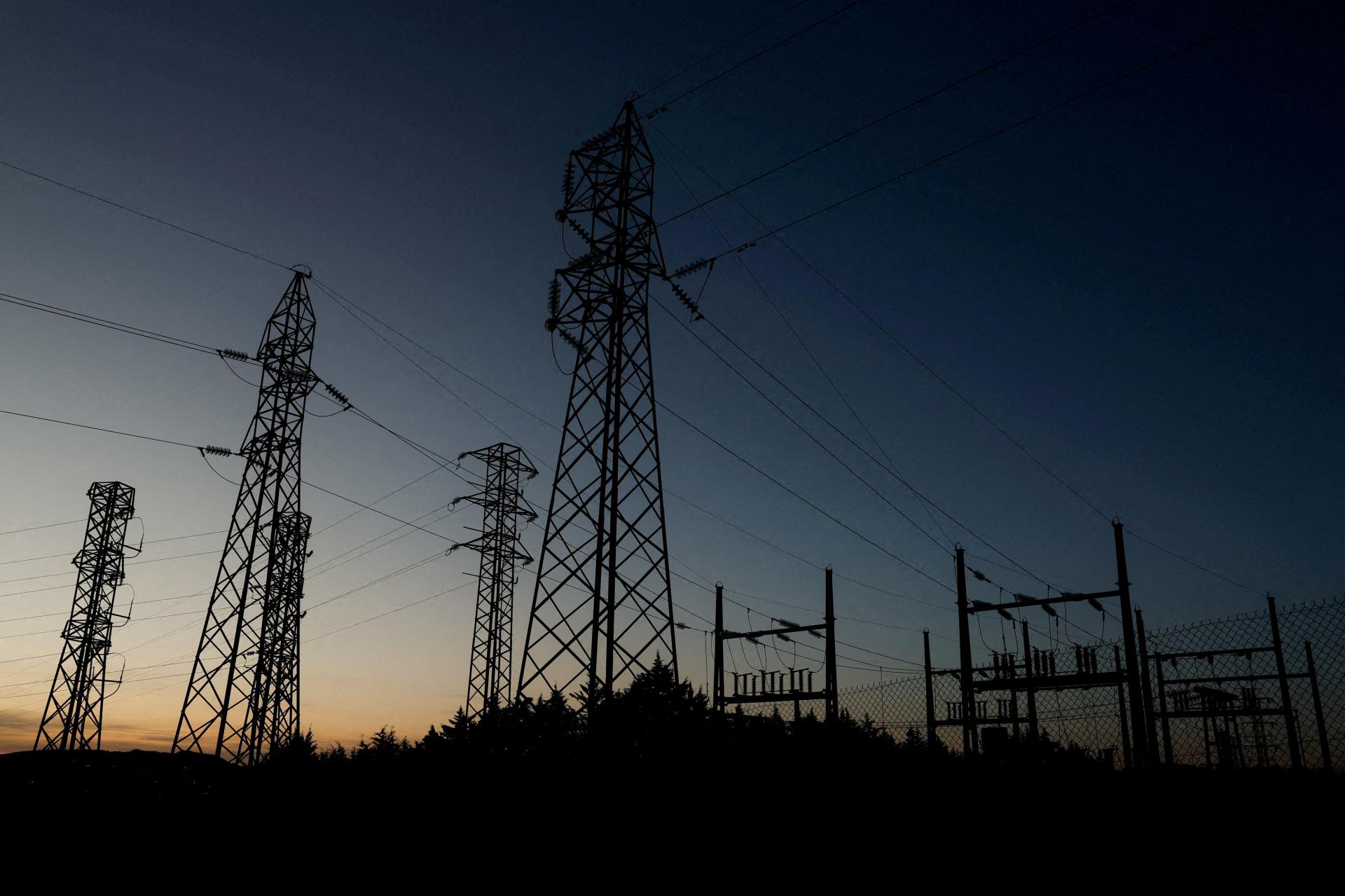 Európsky parlament žiada modernizáciu elektrizačných sietí. Výpadky môžu ohroziť energetickú transformáciu