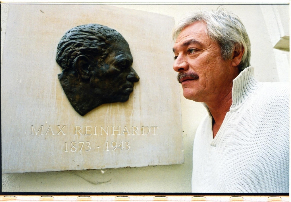 Divadlo Aréna a jeho bývalý riaditeľ Juraj Kukura na archívnych fotkách. FOTO: Archív MAFRA