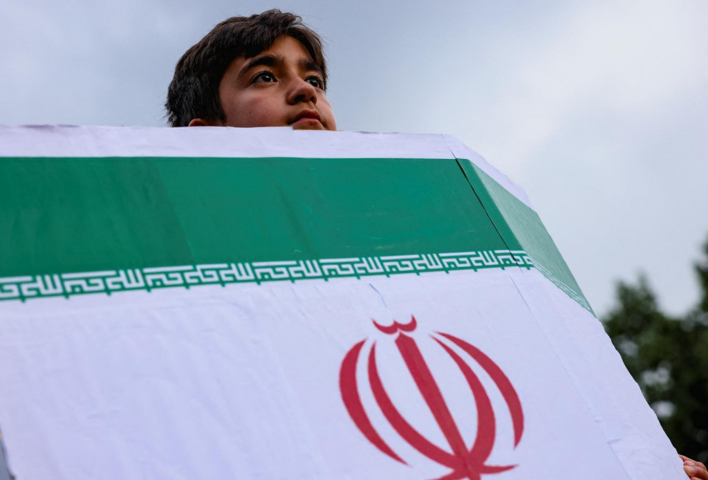 Vo &scaron;vajčiarskej Ženeve uskutočnili prv&eacute; priame rokovania &scaron;&eacute;fov diplomacie eur&oacute;pskych kraj&iacute;n s Teher&aacute;nom od vypuknutia konfliktu medzi Izraelom a Ir&aacute;nom. FOTO: Reuters