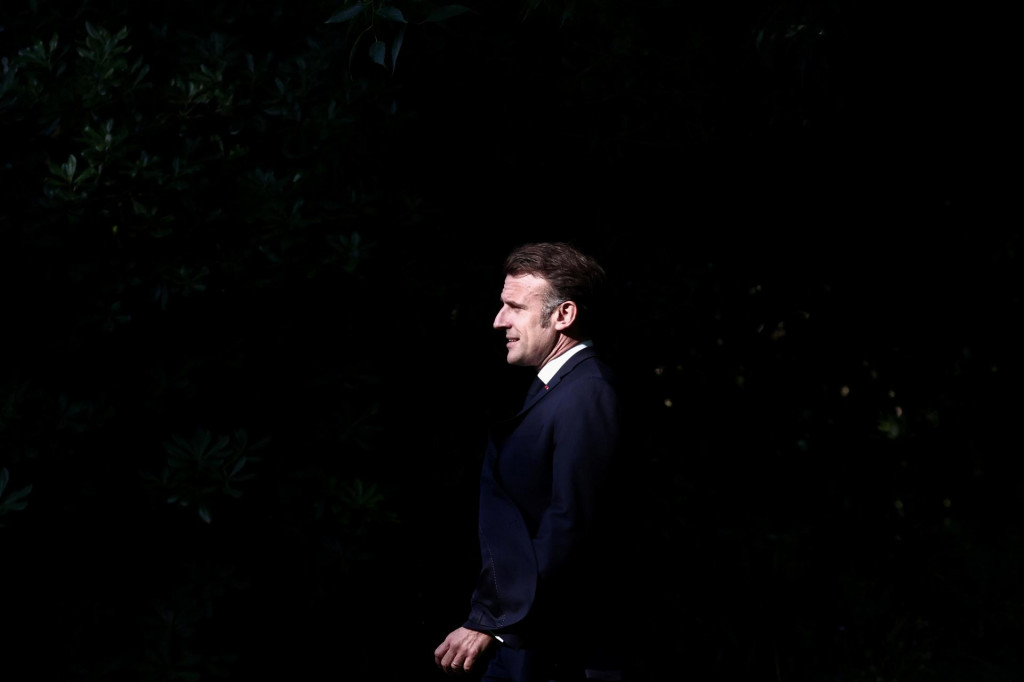 Francúzsky prezident Emmanuel Macron prichádza predniesť prejav na „Francúzskom hudobnom týždni“, deň pred „Slávnosťou hudby“ v prezidentskom paláci Elysée v Paríži, Francúzsko, 20. júna 2025. FOTO: REUTERS