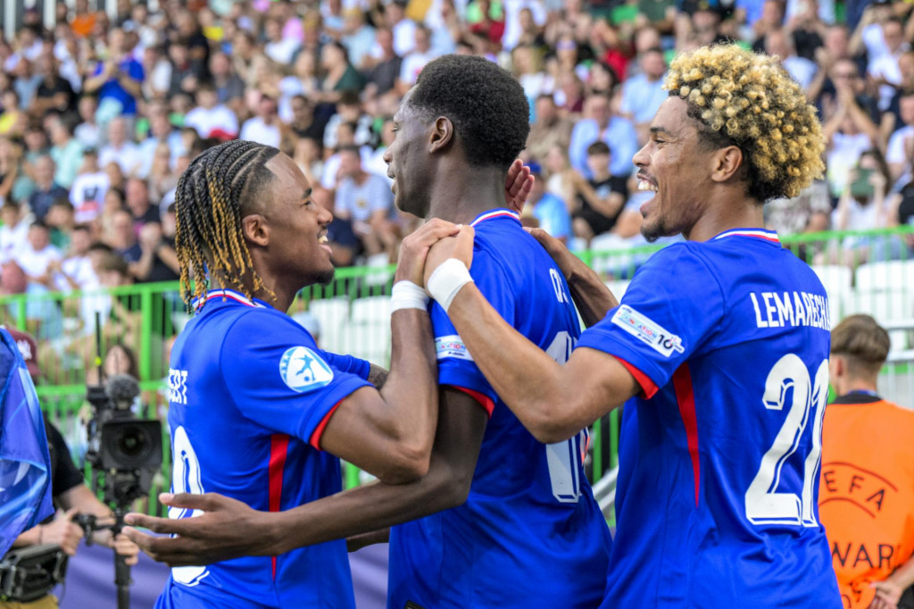 Na snímke radosť futbalistov Francúzska počas zápasu štvrťfinále Dánsko - Francúzsko na majstrovstvách Európy hráčov do 21 rokov v Prešove v nedeľu 22. júna 2025. FOTO TASR