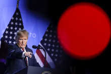 Americký útok na Irán, o ktorom rozhodol prezident Donald Trump, nesie aj posolstvo pre Vladimira Putina. FOTO: TASR/AP