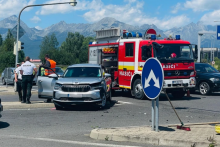 Nehoda vozidla ministerstva vnútra Škoda Kodiaq v Poprade. FOTO: TV JOJ