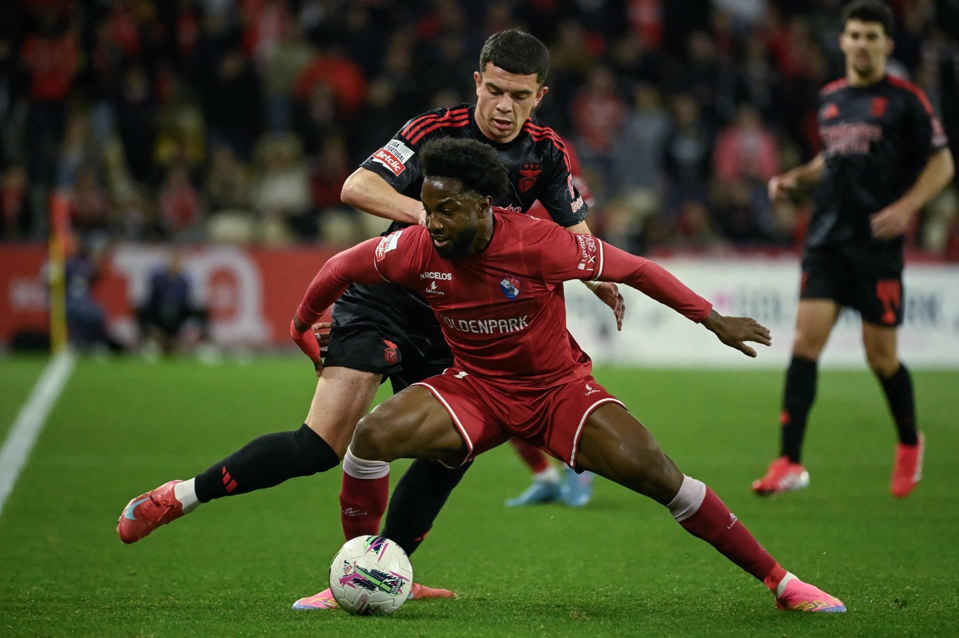 Slovan sa zameral na hviezdnu posilu. Na Tehelné pole mieri miliónový obranca s dynamitom v ľavej nohe