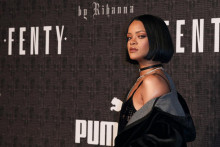 Jednou z celebrít, ktorá udáva trendy je napríklad Rihanna.