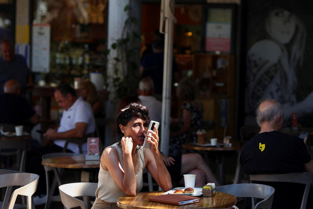 Do Izraela sa vrátil bežný život. FOTO: Reuters