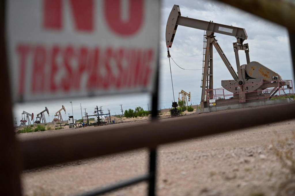 A pump jack operates in Midland, Texas, U.S. June 10, 2025. REUTERS/Eli Hartman FOTO: Eli Hartman