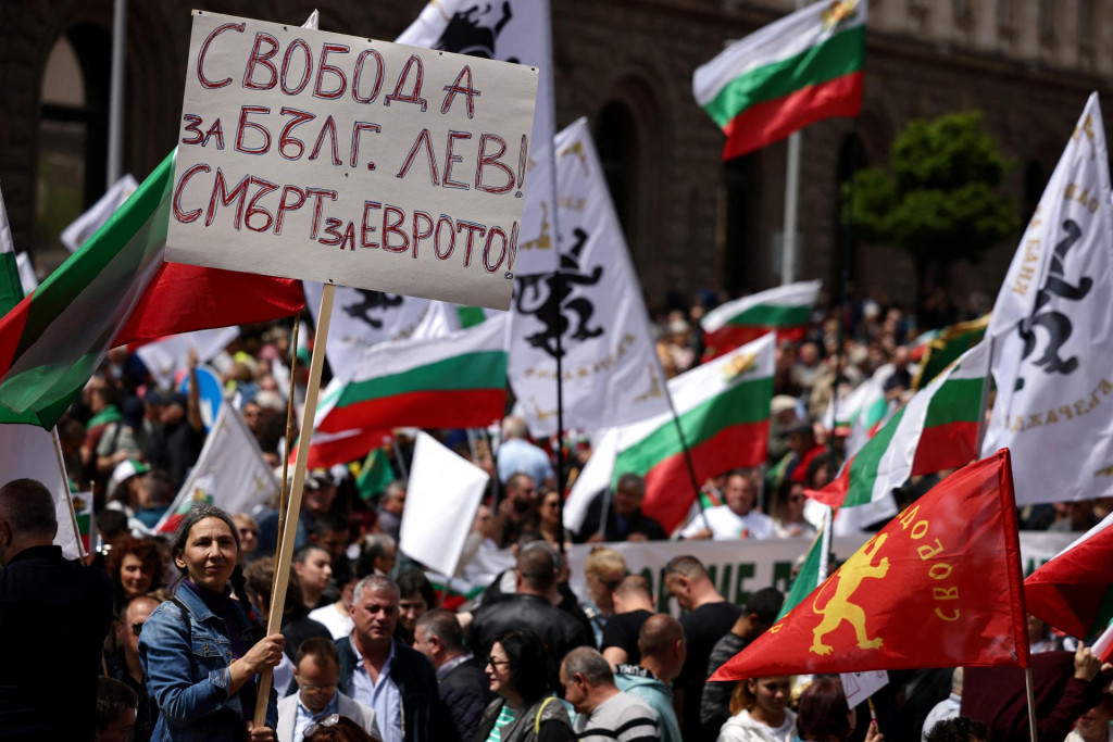 Bulhari protestujú v Sofii voči prijatiu eura. FOTO: Reuters​