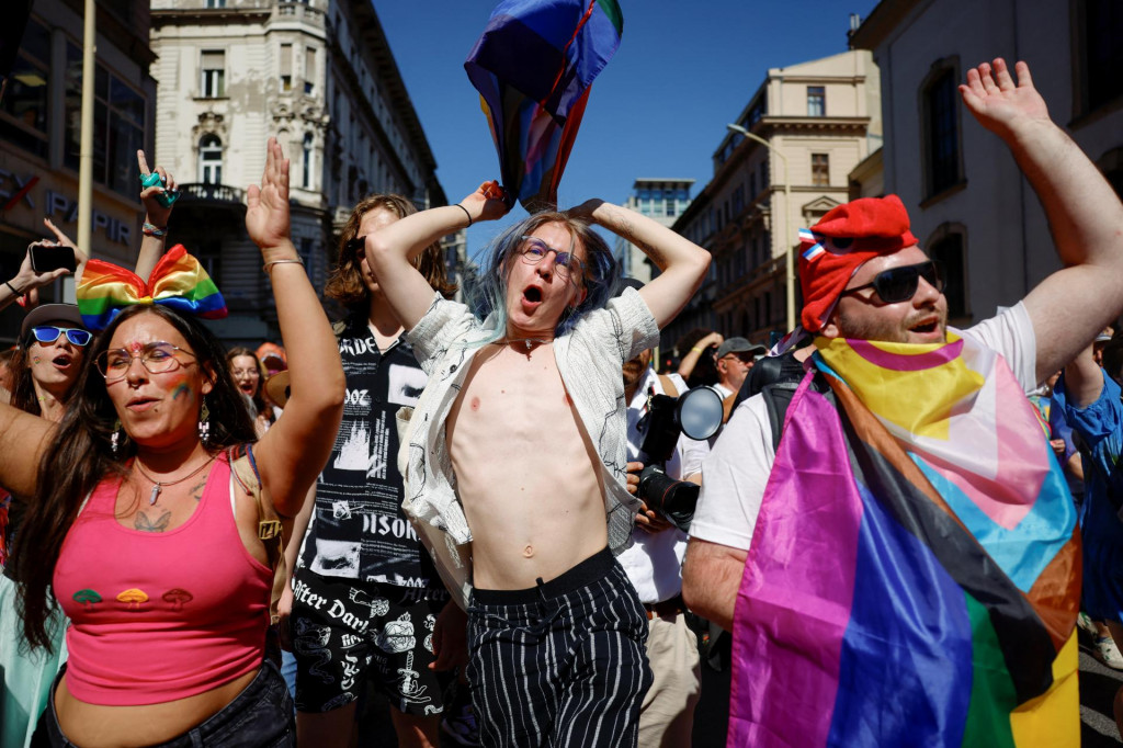Účastníci Pochodu Hrdosti v Budapešti. FOTO: Reuters