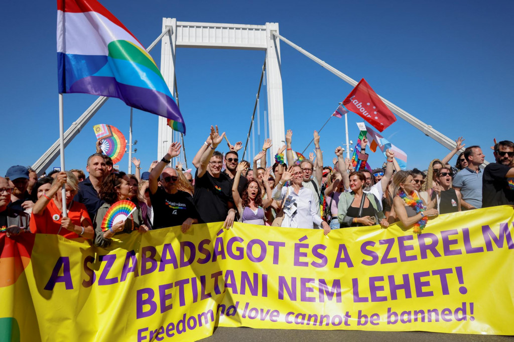 Primátor Budapešti Gergely Karacsony sa zúčastňuje pochodu Budapest Pride March v Budapešti. FOTO: Reuters