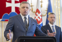 Na snímke predseda koaličnej strany Smer-SD a premiér SR Robert Fico a prezident Peter Pellegrini.