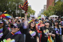 Ľudia sa účastnia na pochode Pride v mexickej metropole v sobotu 28. júna 2025. FOTO: TASR/AP