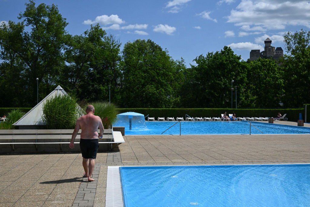 Teplota na daných územiach môže dosiahnuť 33 stupňov Celzia. FOTO: TASR/Martin Medňanský