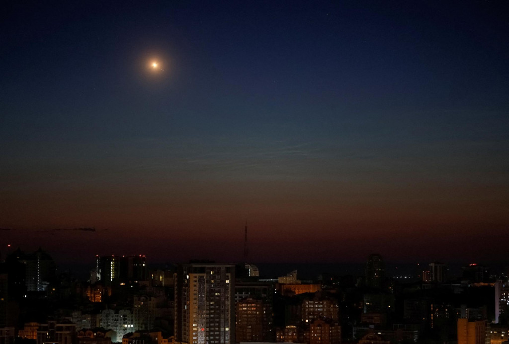 Ukrajinská protivzdušná obrana zničila 211 dronov a 38 rakiet. FOTO: REUTERS