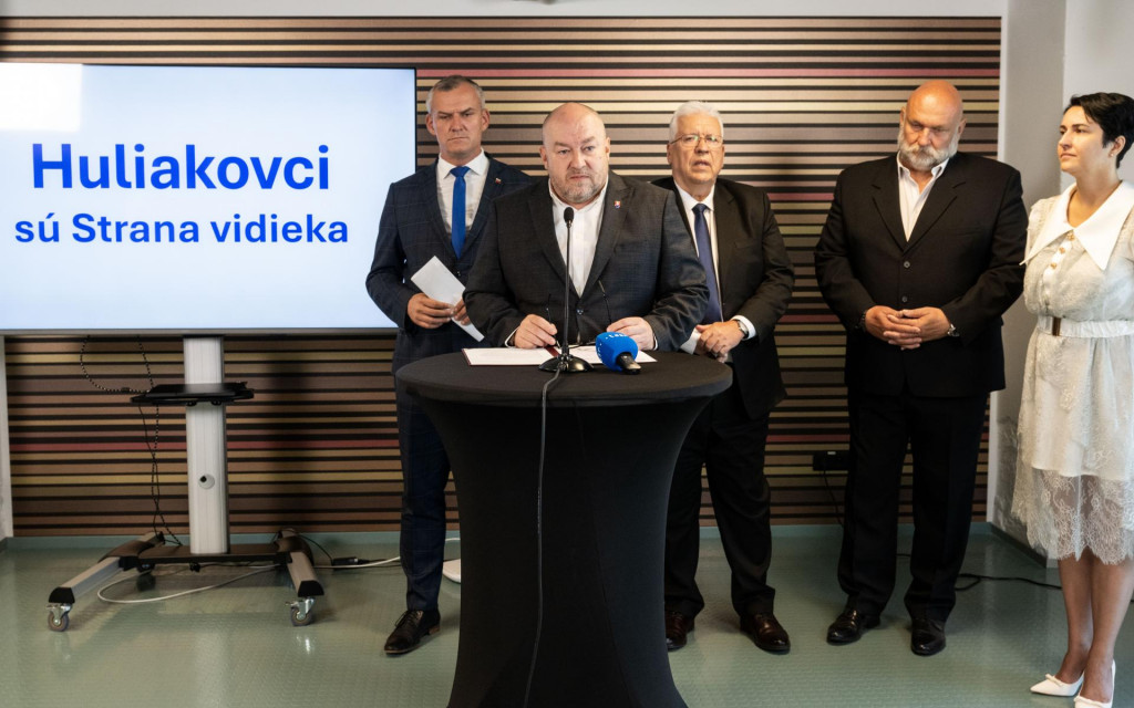 Premenovanie na Stranu vidieka ohlásili huliakovci v hlavnom meste. FOTO: TASR/J. Kotian