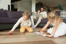 Od začiatku roka 2026 začne Sociálna poisťovňa posielať prepočítané dôchodky do schránok ich držiteľov. FOTO: Dreamstime