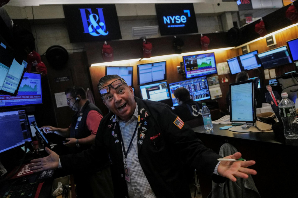 Trhy nevykazujú veľké znepokojenie nad tým, že clá budú vyššie ako na začiatku roka. FOTO: Reuters