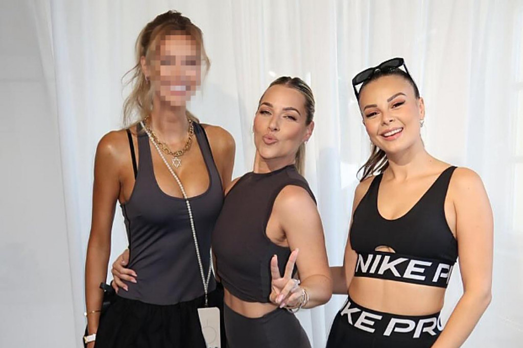 Dominika Cibulková, Monika Bagárová so známou modelkou.