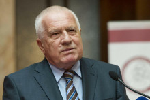 Bývalý český prezident Václav Klaus upozornil na nedostatkovú ekonomiku za socializmu. FOTO: TASR/P. Neubauer