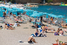 Turisti sa sťažujú na vysoké ceny v Chorvátsku. FOTO: Reuters
