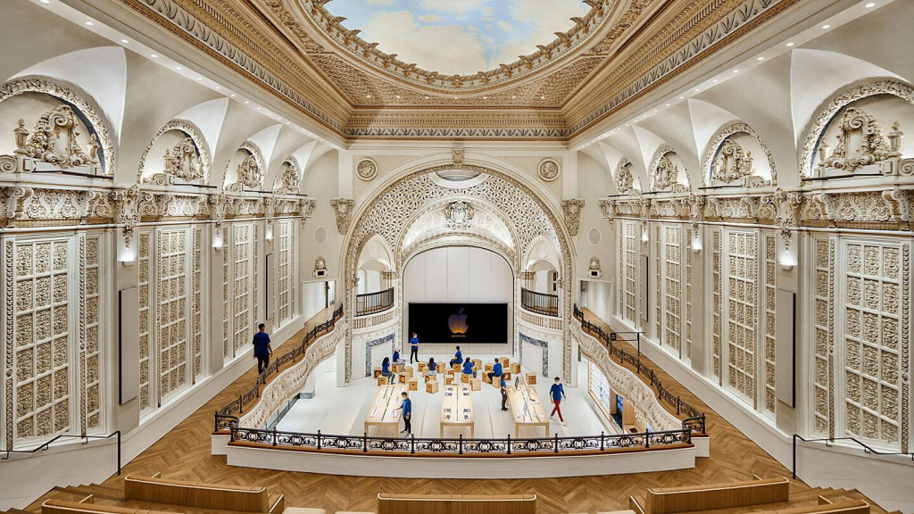 Apple otvoril v historickej budove Tower Theatre v Los Angeles ďalší Apple Store.