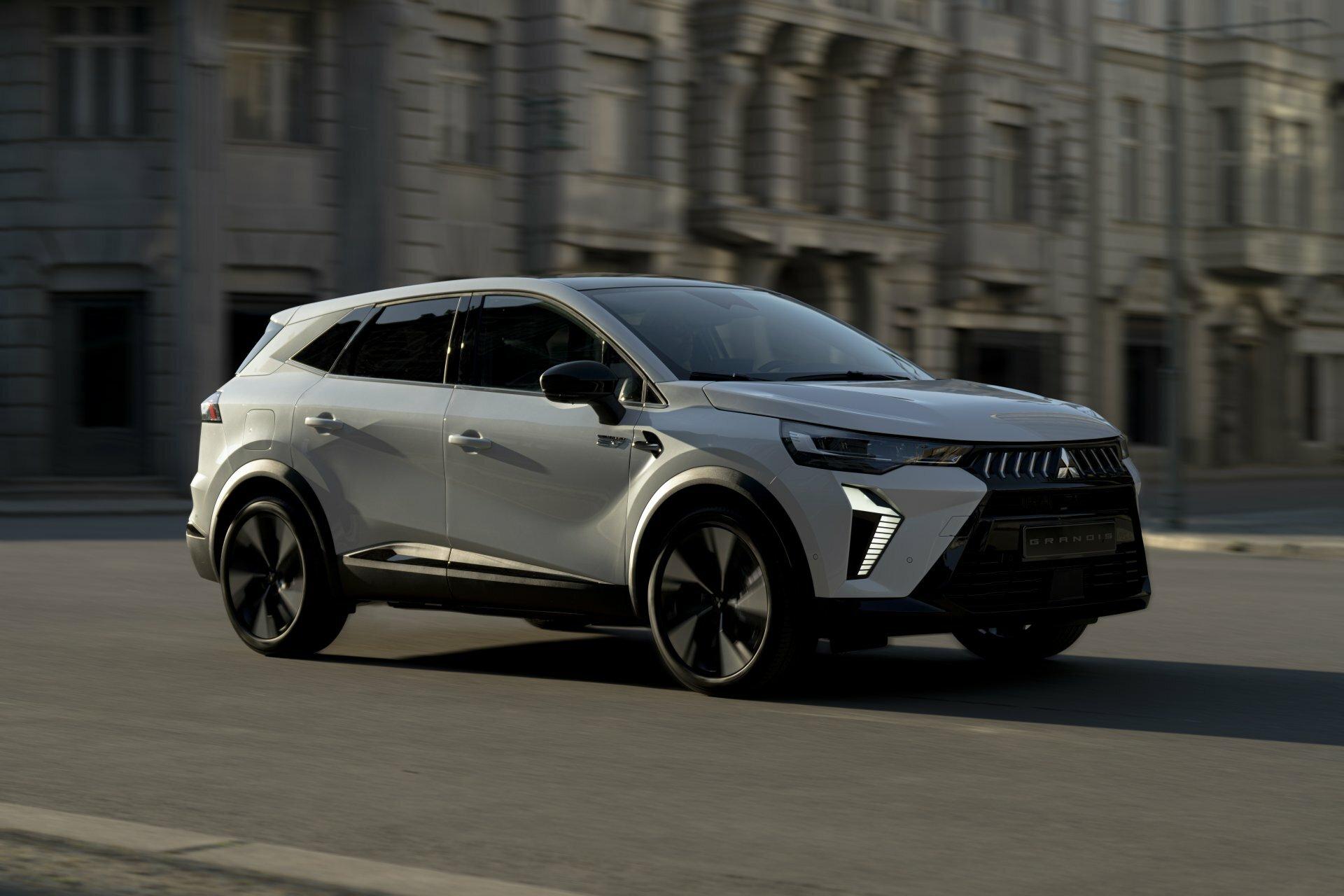 Mitsubishi oživilo svoje MPV, je z neho však crossover. Ide len o ďalšie dvojča Renaultu?