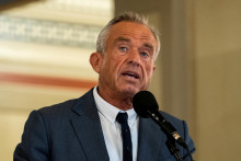Minister zdravotníctva USA Robert F. Kennedy Jr. prečistil poradný očkovací výbor na svoj obraz. FOTO: Reuters