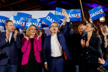 FPÖ označila kritiku za pokus odvrátiť pozornosti od chýb vlády, ktorá je podľa slobodných zodpovedná za rekordný dlh, vysokú infláciu, rastúcu nezamestnanosť a tri roky recesie po sebe. FOTO: REUTERS