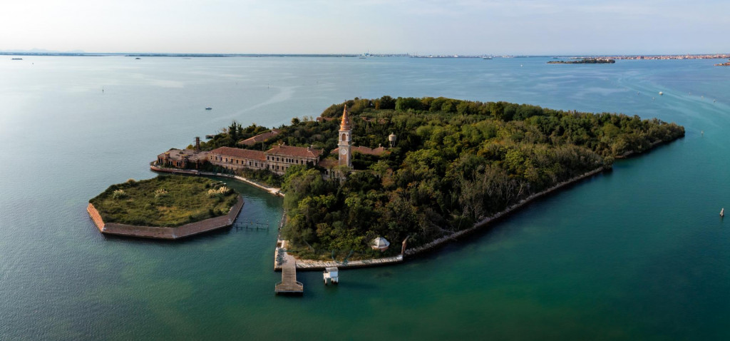 Ostrov Poveglia.