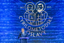 Predseda vlády Robert Fico počas galavečera v rámci osláv sviatku Cyrila a Metoda na Devíne v Bratislave. FOTO: TASR/Jaroslav Novák